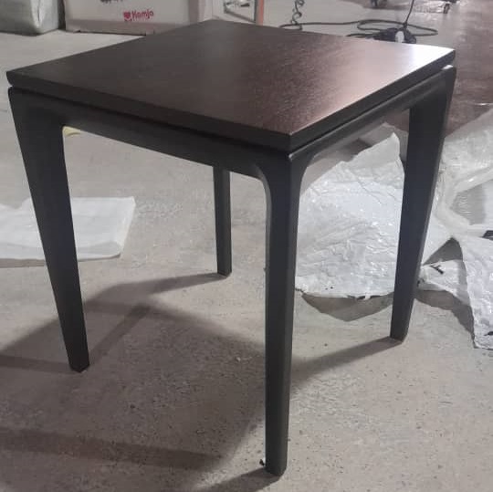 عسلی آدورا